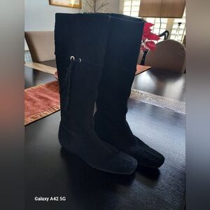 EUC Cole Haan suede low heel boots with side tassel, 8.5, black